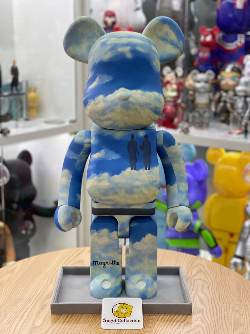 [Sales! In Stock] BE@RBRICK x Rene Magritte Infinite Recognition 1963 The  Castle of the Pyrenees 1000% bearbrick blue sky