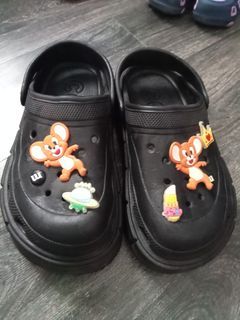 SANDAL TEBAL viral