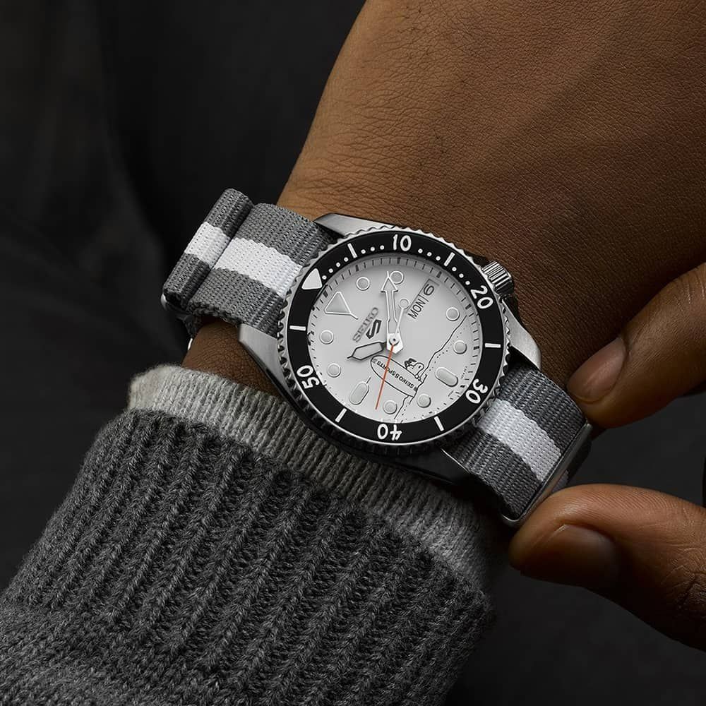 Seiko snoopy watch 2025