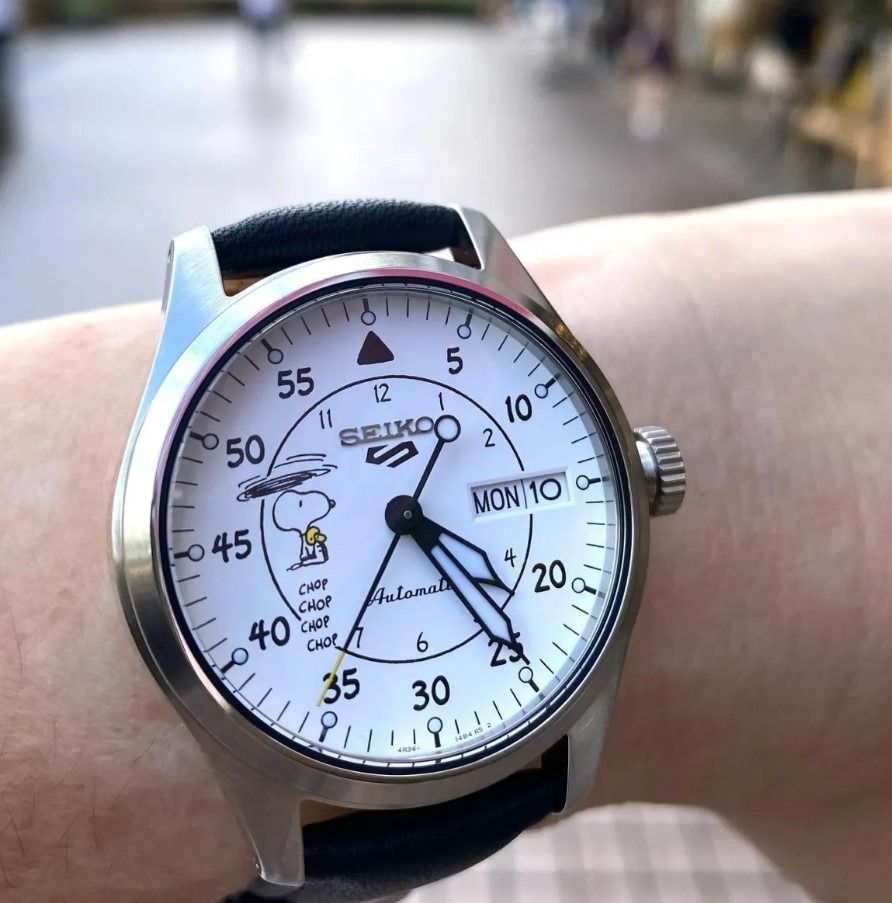 White dial sports best sale watch
