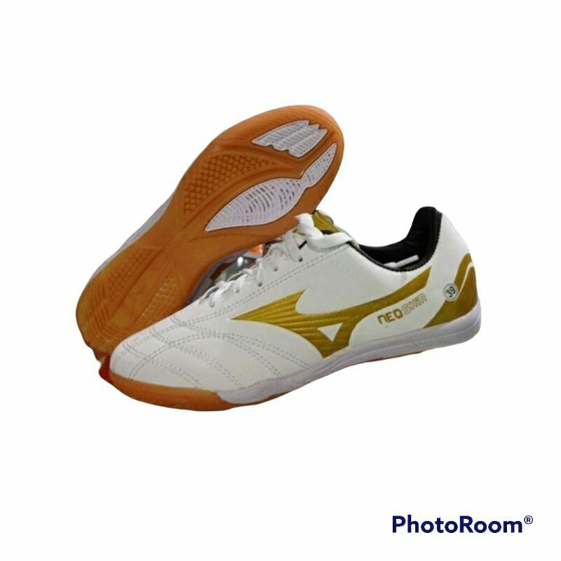Harga sepatu futsal mizuno store