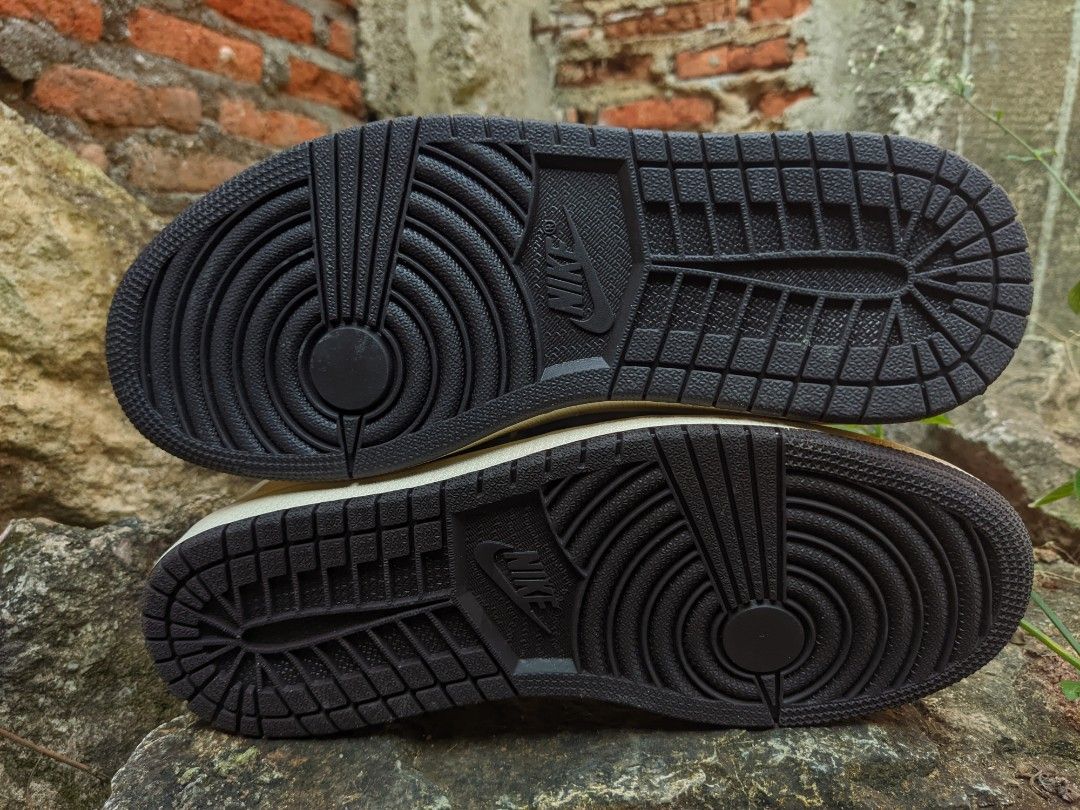 sepatu nike travis scott