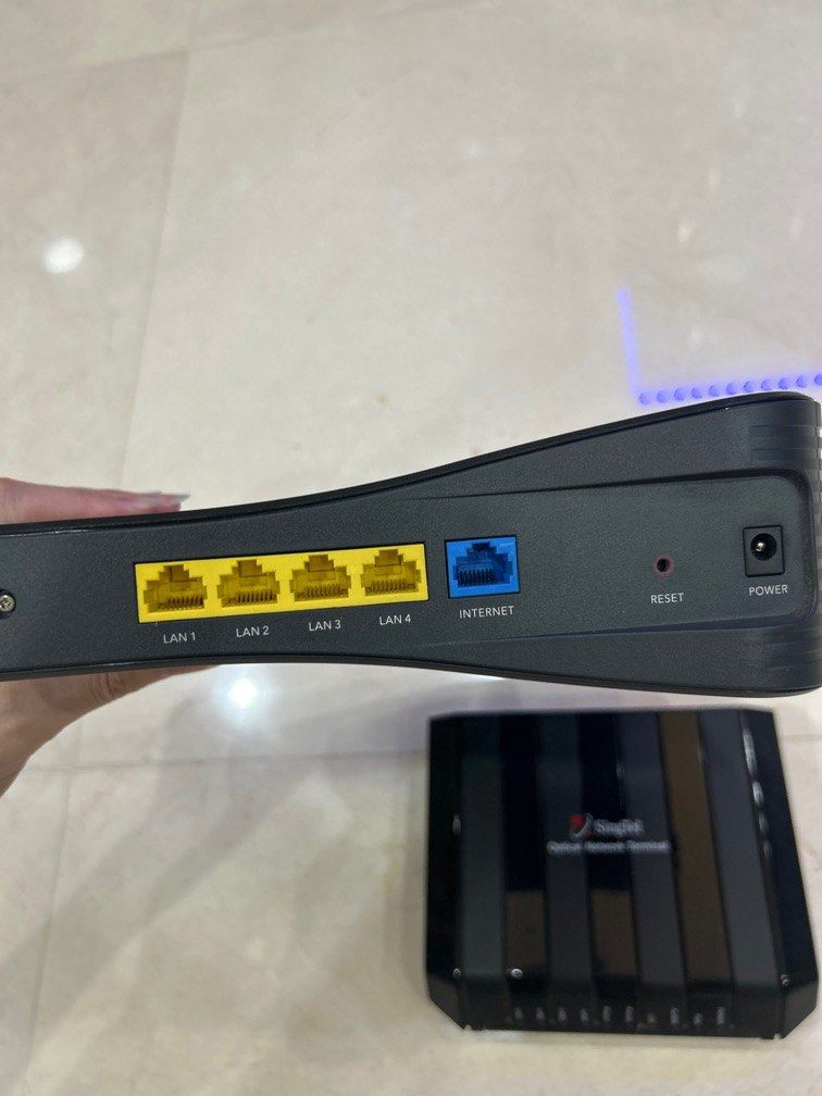Singtel Router & Modem, Computers & Tech, Parts & Accessories