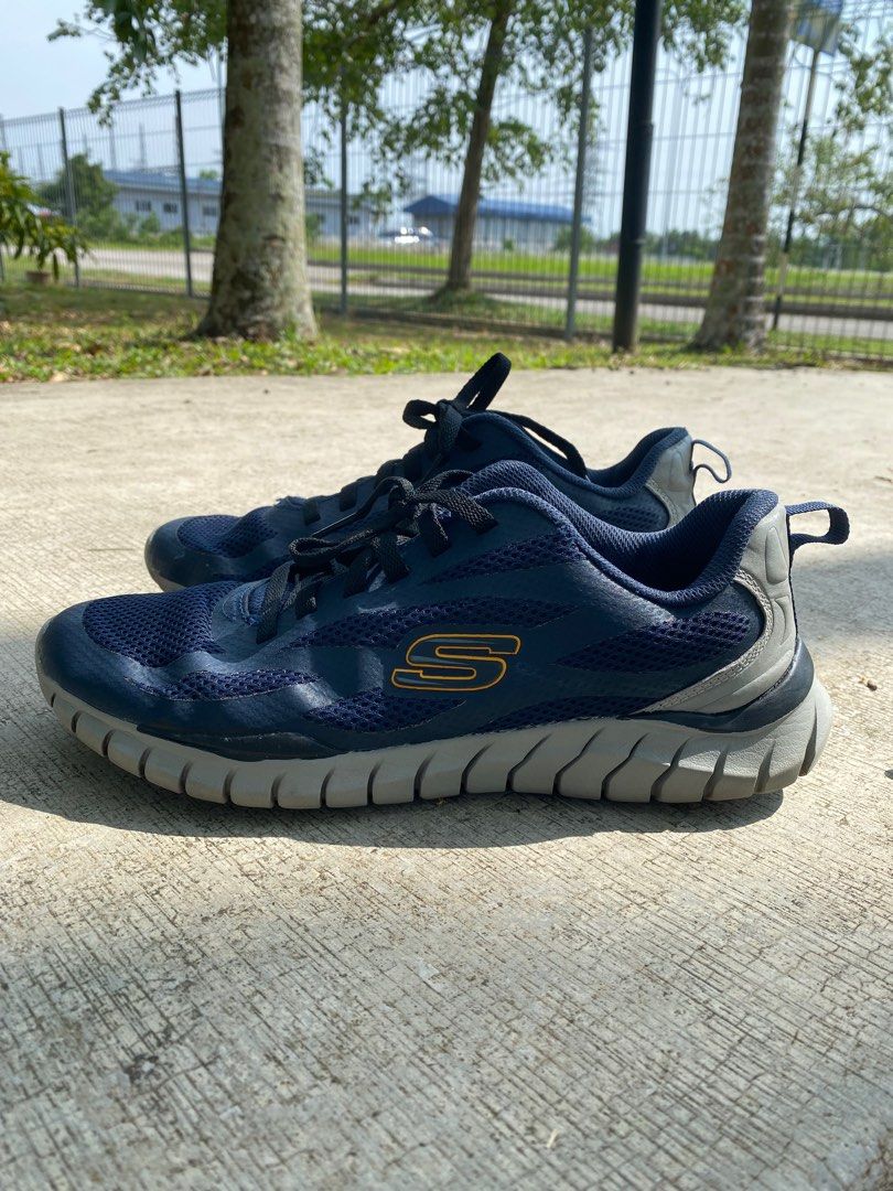 Skechers memory foam logo sales