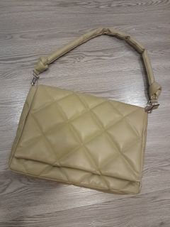 SLING BAG