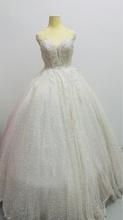 Supergrand White ballgown
