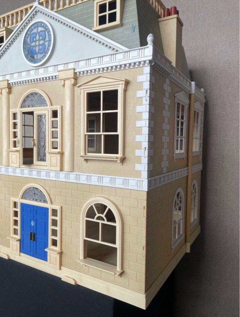 Sylvanian Families Doll House A Nice Grand Hotel in Town New In Box