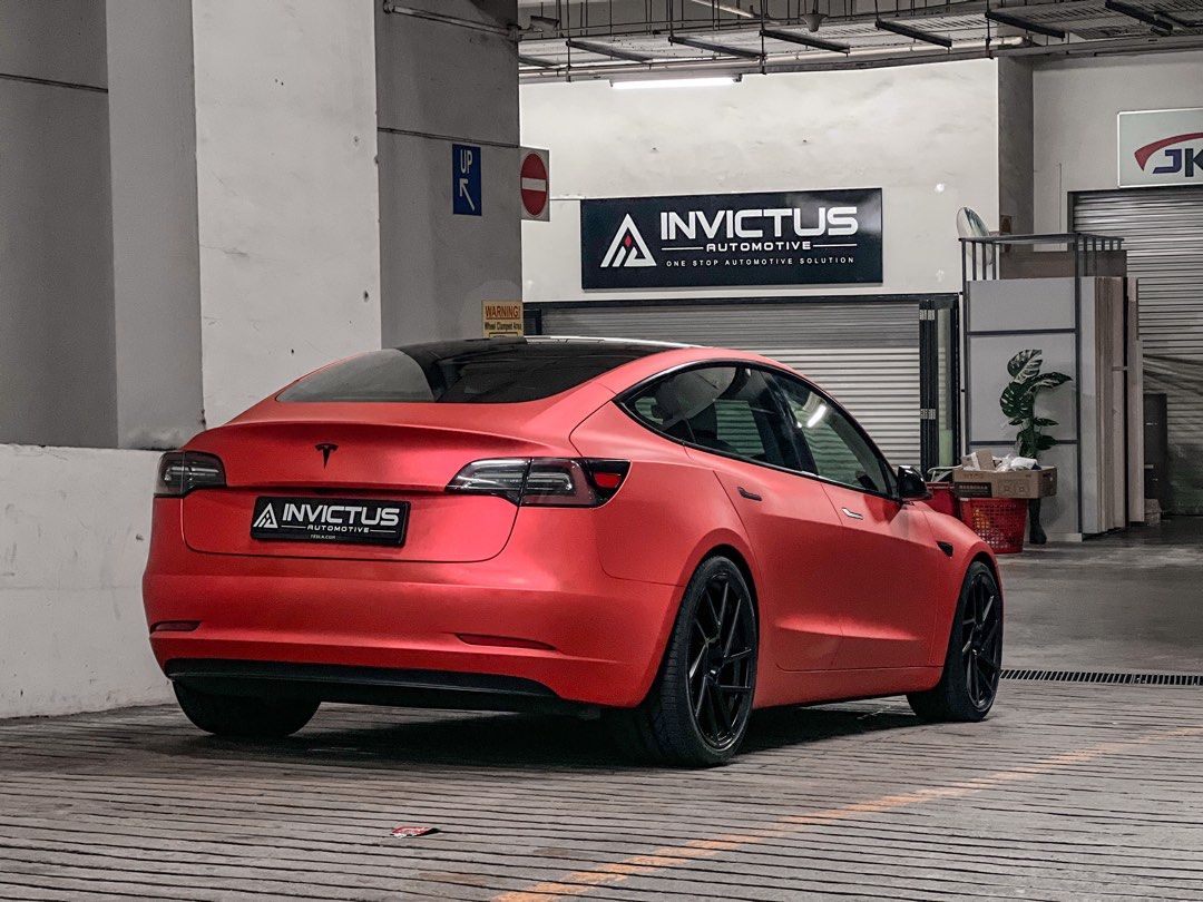 Matte red store tesla model 3
