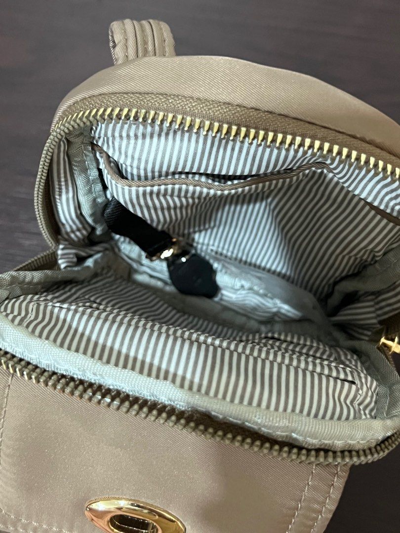 Travelon Anti Theft Crossbody Phone Pouch Women s Fashion Bags