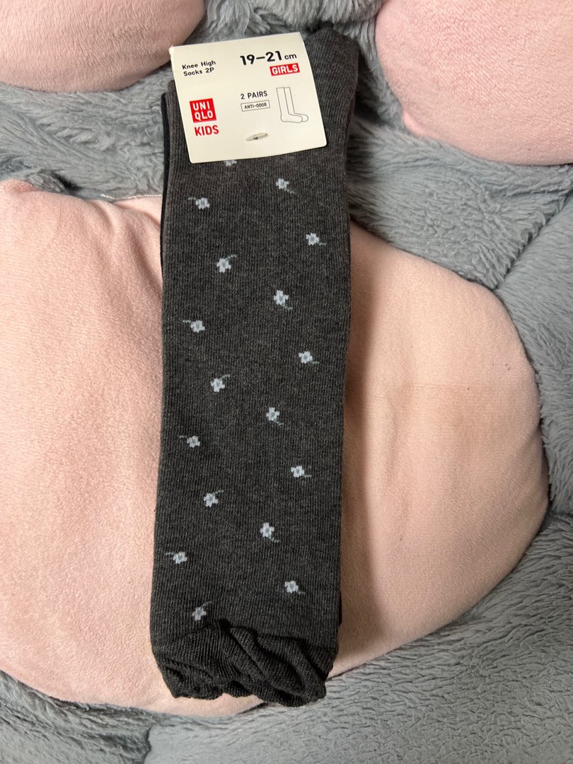 UNIQLO 19-21cm兒童長襪兩對裝, 女裝, 手錶及配件, 襪褲襪- Carousell