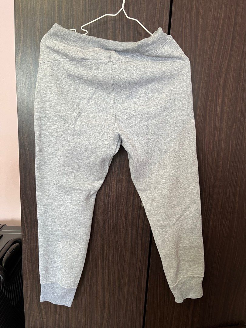 Uniqlo Sweatpants, Women's Fashion, Bottoms, Other Bottoms on Carousell