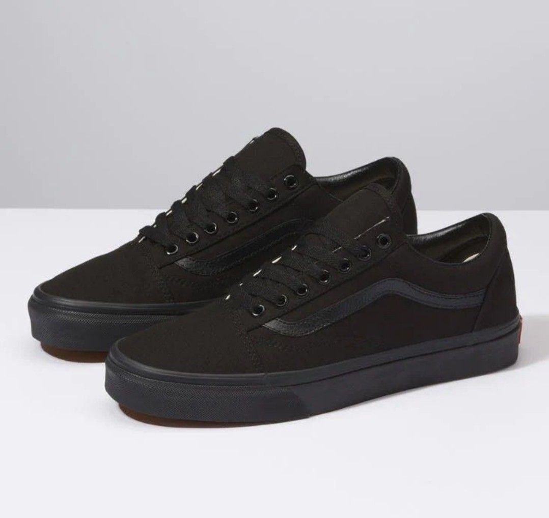 Pure online black vans