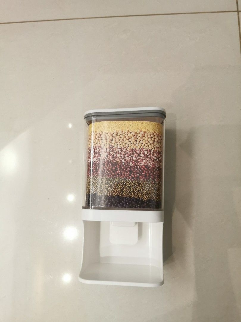 Kitchen Container (Category: Storage Boxes & Baskets) located in Singapore. Submitted by catwalk233 (Listing ID 1248626878, Image 1). Description: .