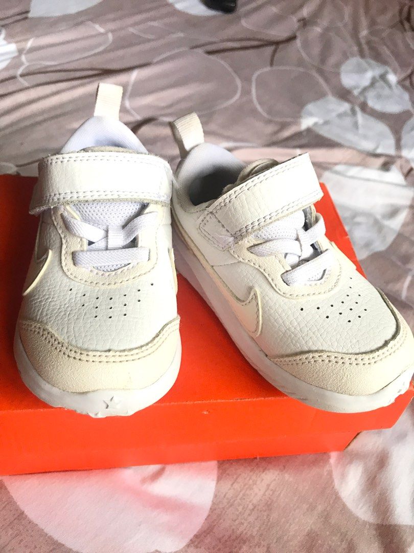 White nike new arrivals for toddlers