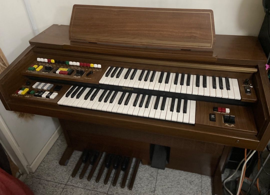 Yamaha digital organ outlet