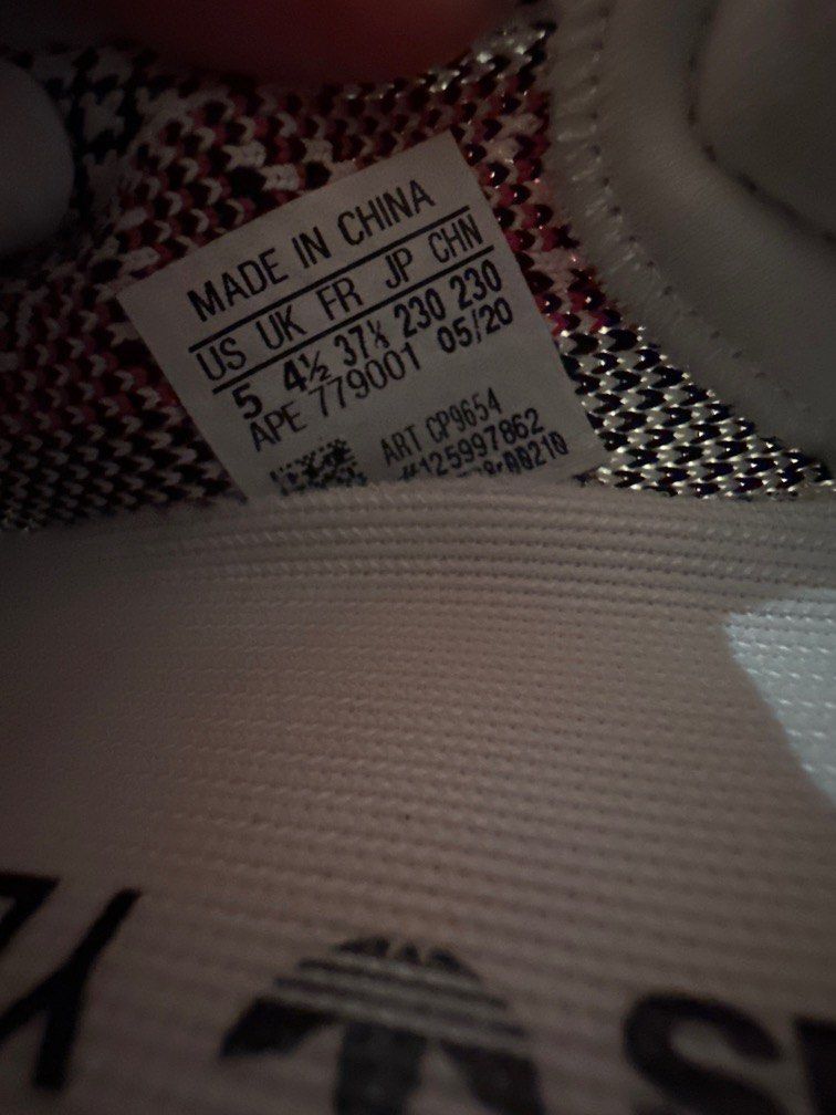 Yeezy zebra size tag 2025