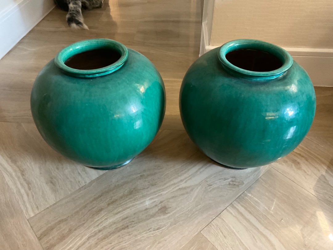 2 green ceramic pots 34/34/34 cm, Furniture & Home Living, Gardening