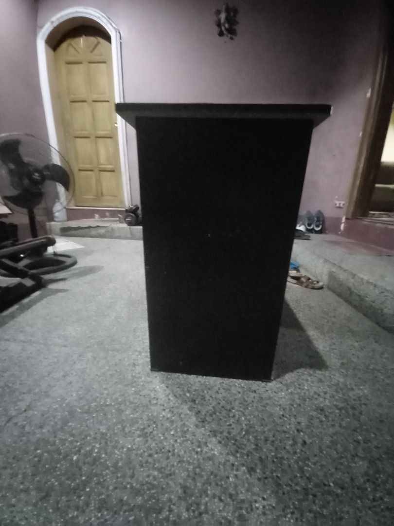 2nd hand computer table, Furniture & Home Living, Furniture, Tables