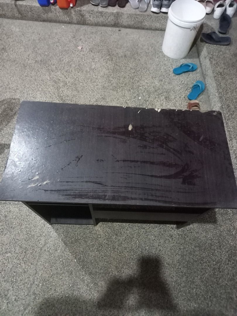 2nd hand computer table, Furniture & Home Living, Furniture, Tables