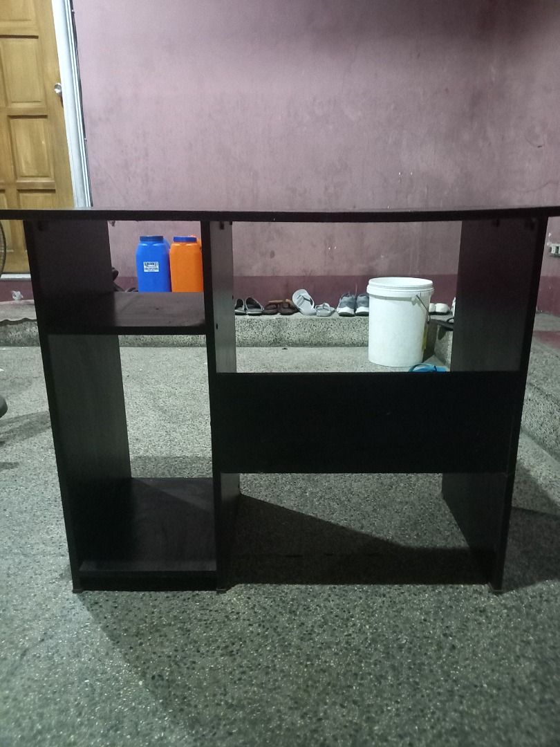 2nd hand computer table, Furniture & Home Living, Furniture, Tables