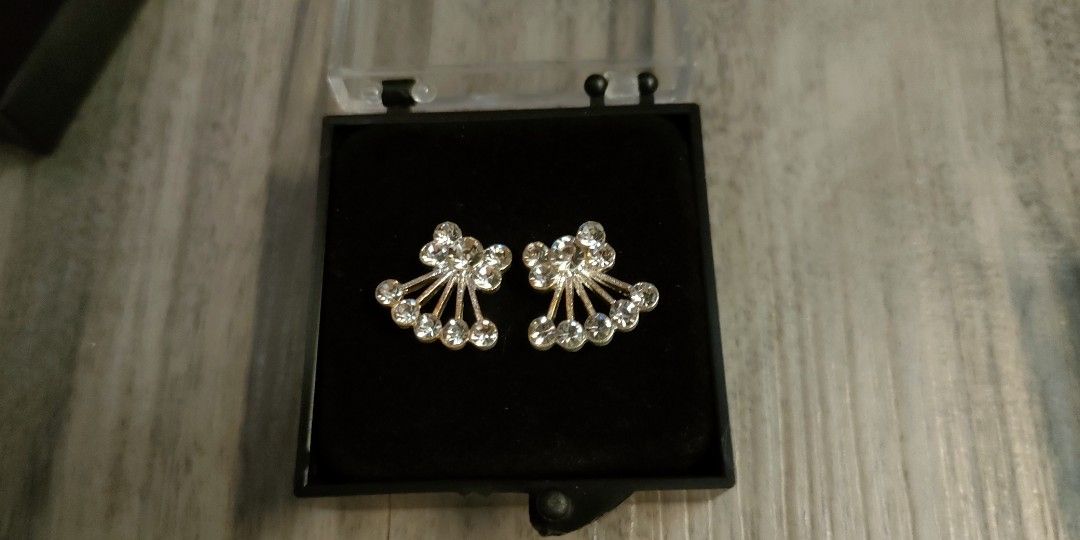 925 ear stud brand new 1 each Women s Fashion Jewelry