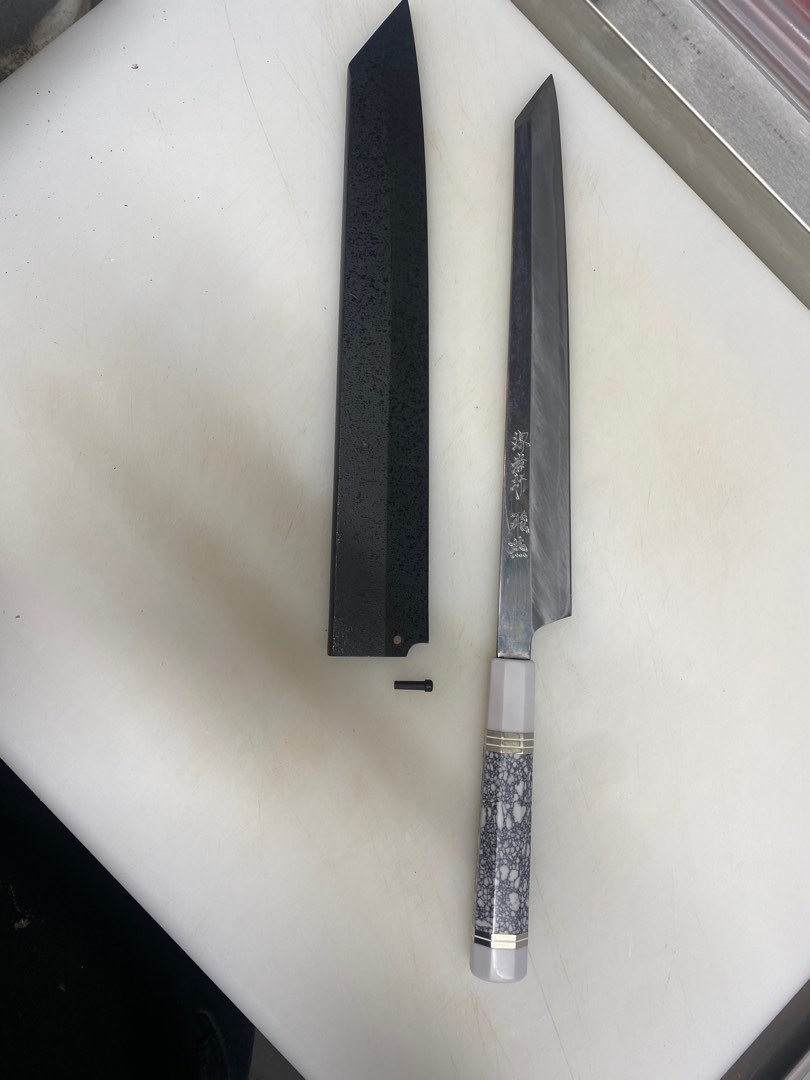 日本高級廚刀 青二切付柳刃 堺孝行 飛燕 300mm 白松石銀卷 黑石目鞘, 傢俬＆家居, 廚具和餐具, 刀和砧板 - Carousell