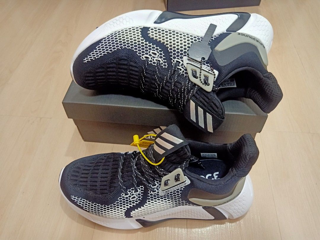 alphabounce black and white