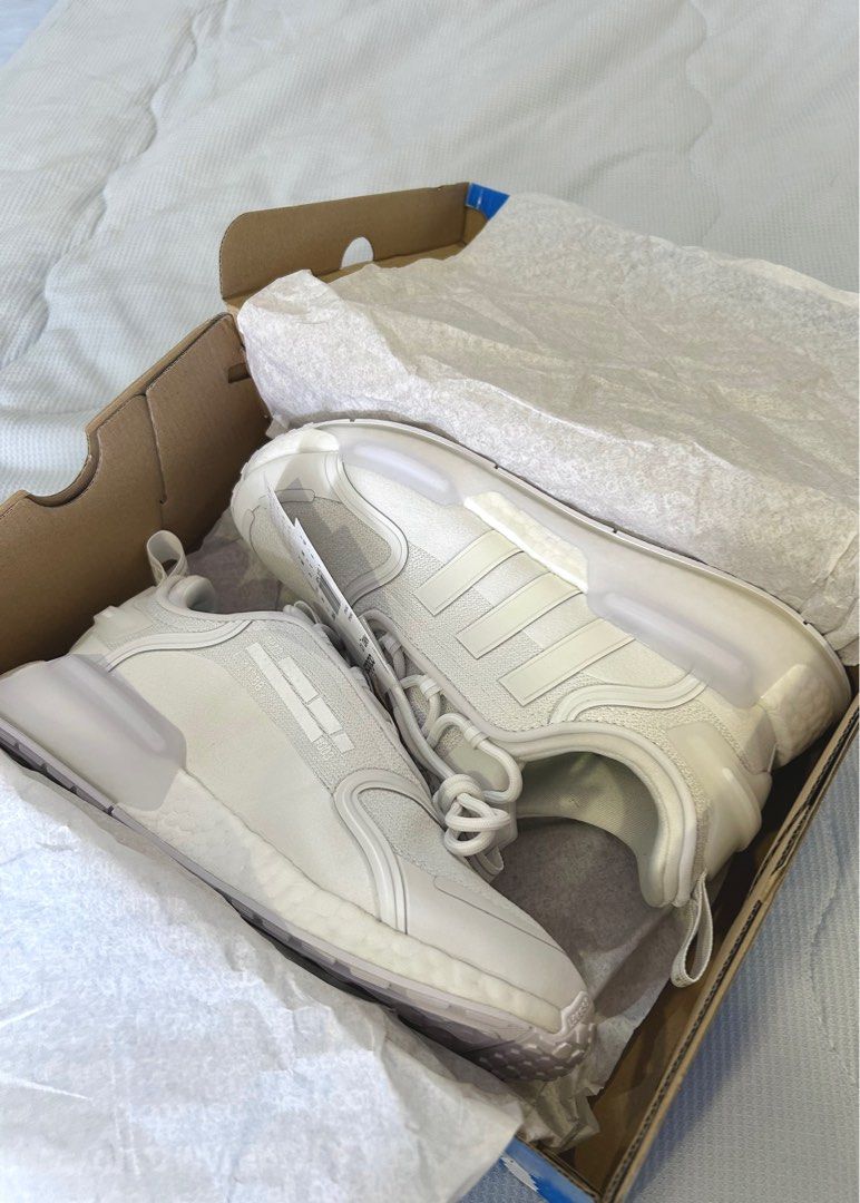 White sales nmd trainers