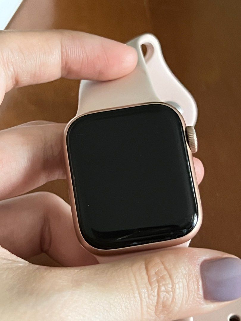 Apple Watch SE Gold 40mm Mobile Phones Gadgets Wearables
