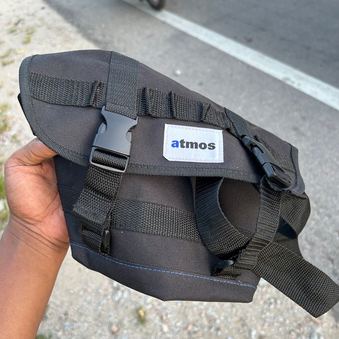 Atmos sling bag top