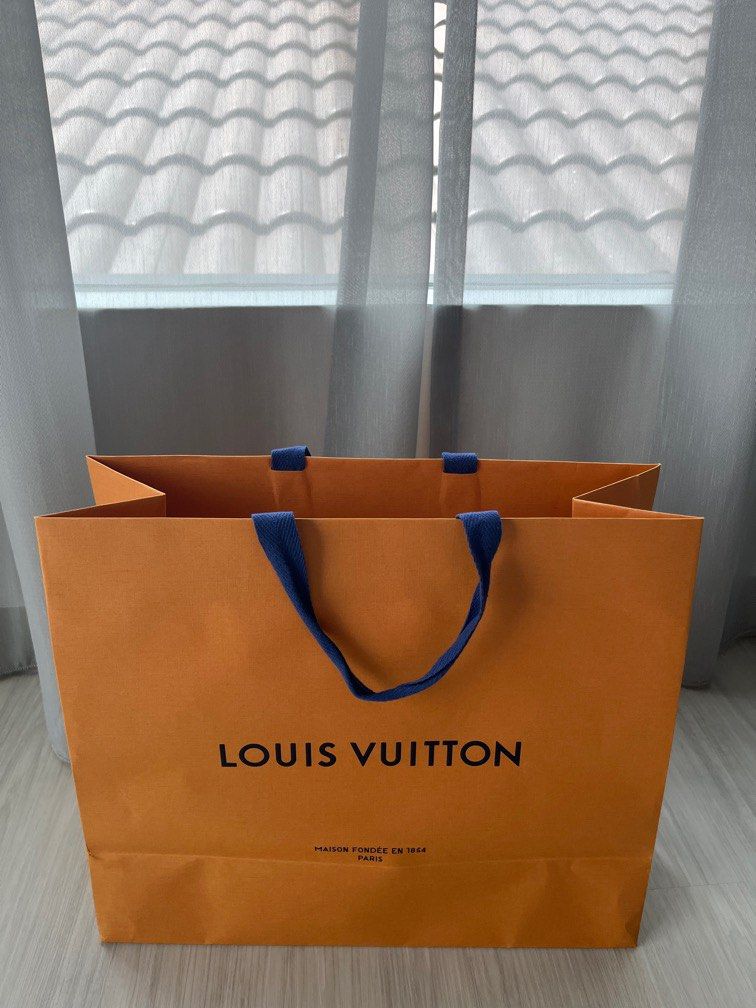 Louis Vuitton Box SHAWL LV with paperbag gift tag message card ribbon