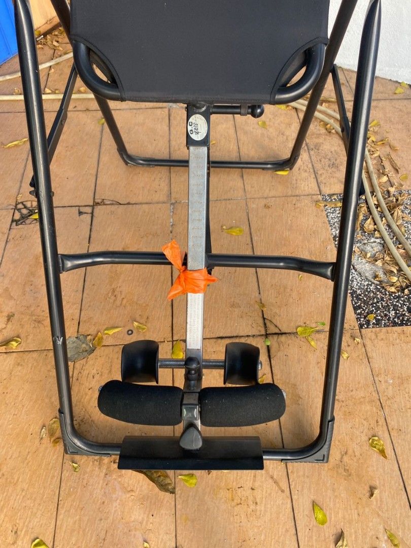 Back Inversion Table (Category: Toning & Stretching Accessories) located in Kajang. Submitted by i_ShahK (Listing ID 1248807625, Image 2). Description: Back Inversio table. good for back bone stretch. not use after full recovery.