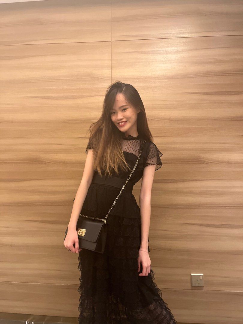 Flowy store elegant skirt