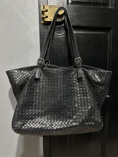 (Category: ) located in . Submitted by bagelya_preloved (Listing ID 1248705600, Image 1). Description: .