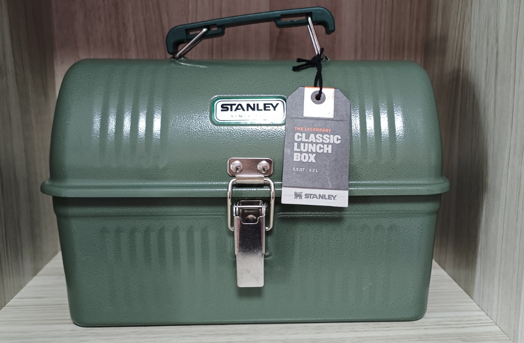 https://media.karousell.com/media/photos/products/2023/8/13/brand_new_stanley_classic_lunc_1691921447_a01af15a.jpg