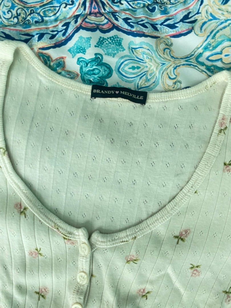 Brandy Melville Zelly Top on Carousell