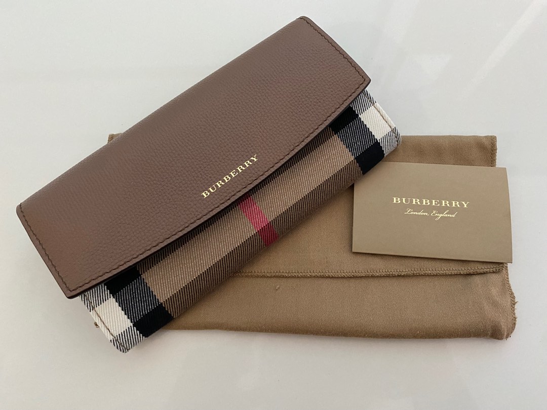 BRAND NEW Authentic Original Burberry Wallet, Luxury, Bags & Wallets on  Carousell