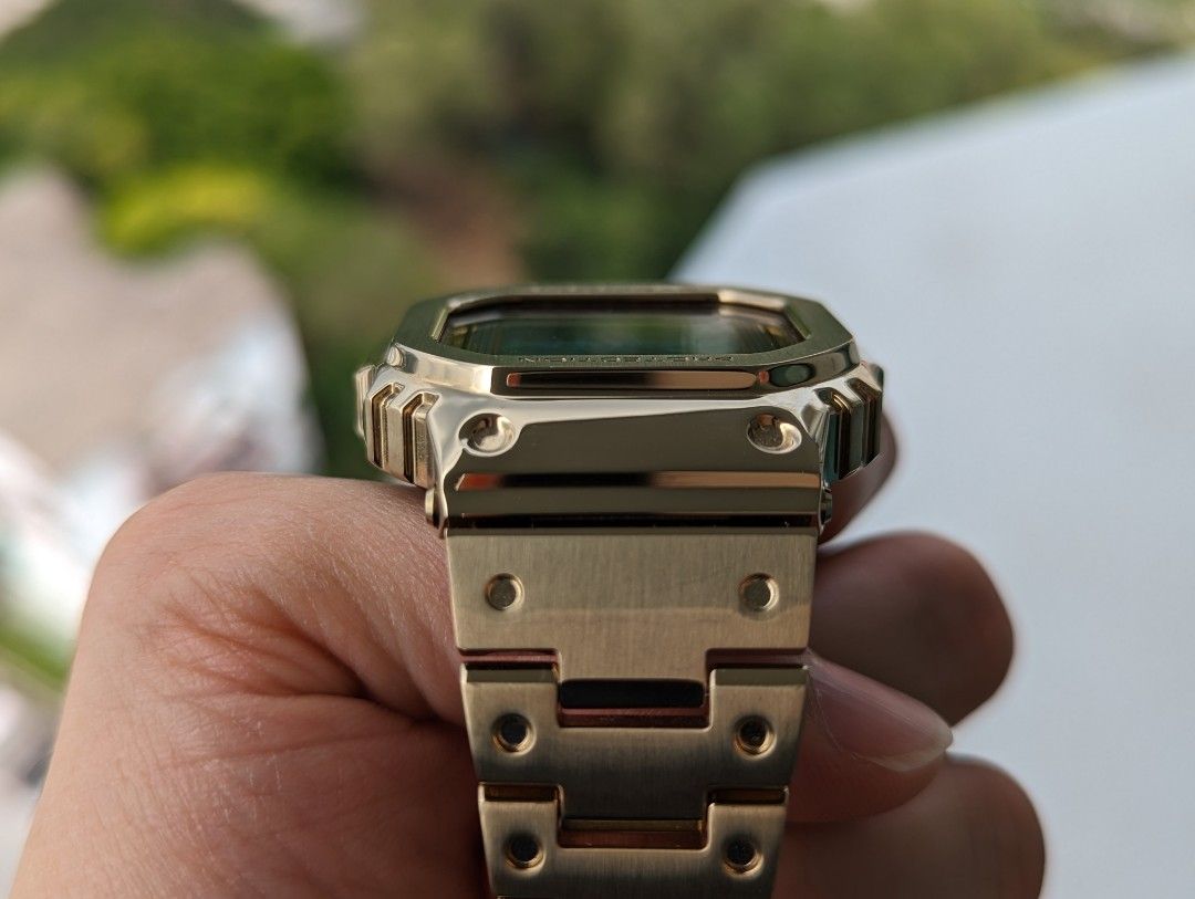 G shock store square gold