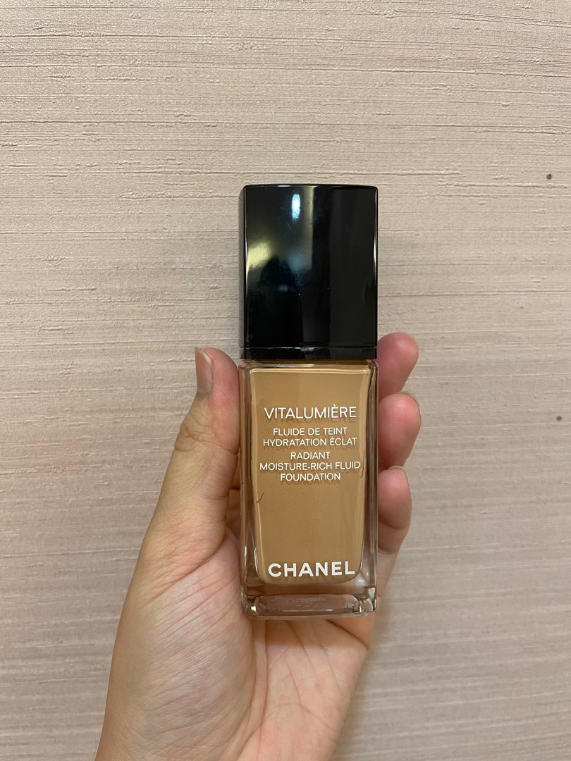 Vitalumiere Satin Smoothing Fluid Makeup SPF 15 - 50 Naturel by Chanel for  Women - 1 oz Foundation 