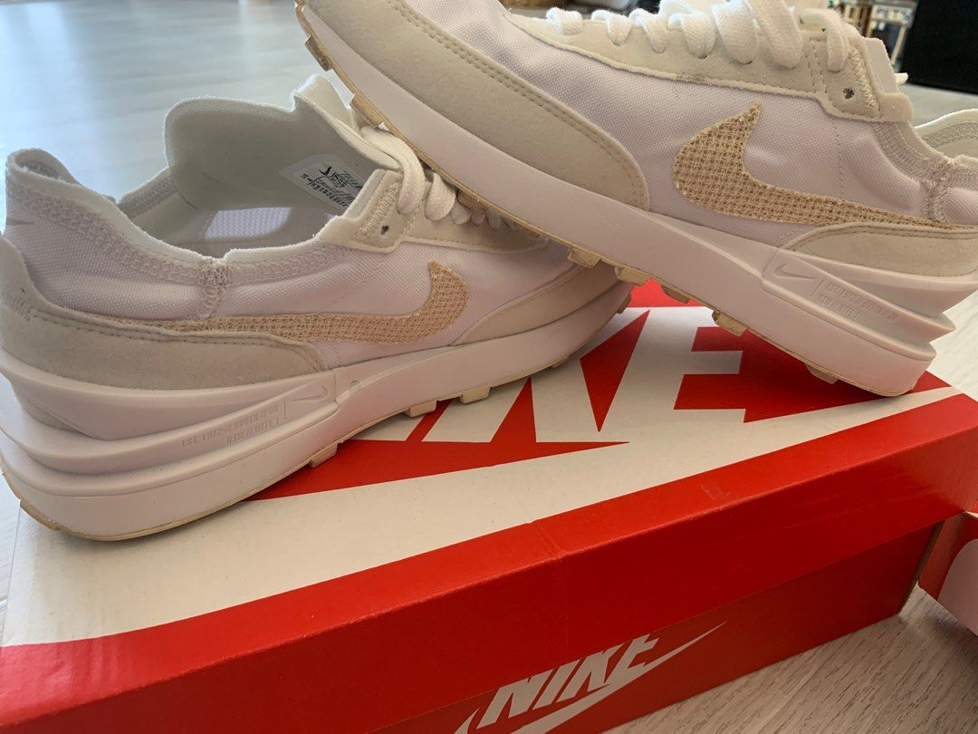 Women's nike cheap sneakers on clearance