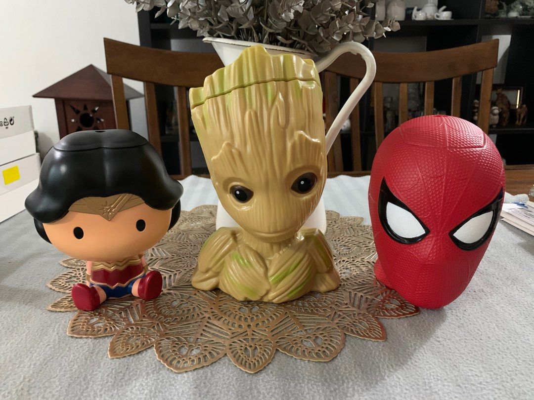 Collectible tumbler / head figurines - set, Hobbies & Toys, Memorabilia &  Collectibles, Fan Merchandise on Carousell