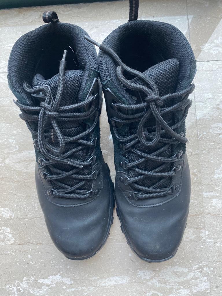 Columbia Hiking Boots, Men's Fashion, Footwear, Boots on Carousell