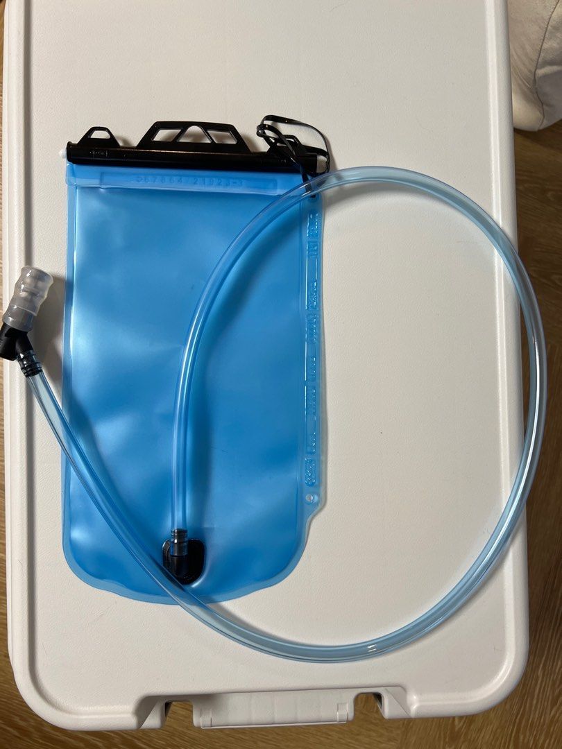Decathlon 1L litre sports hydration bladder Sports Equipment