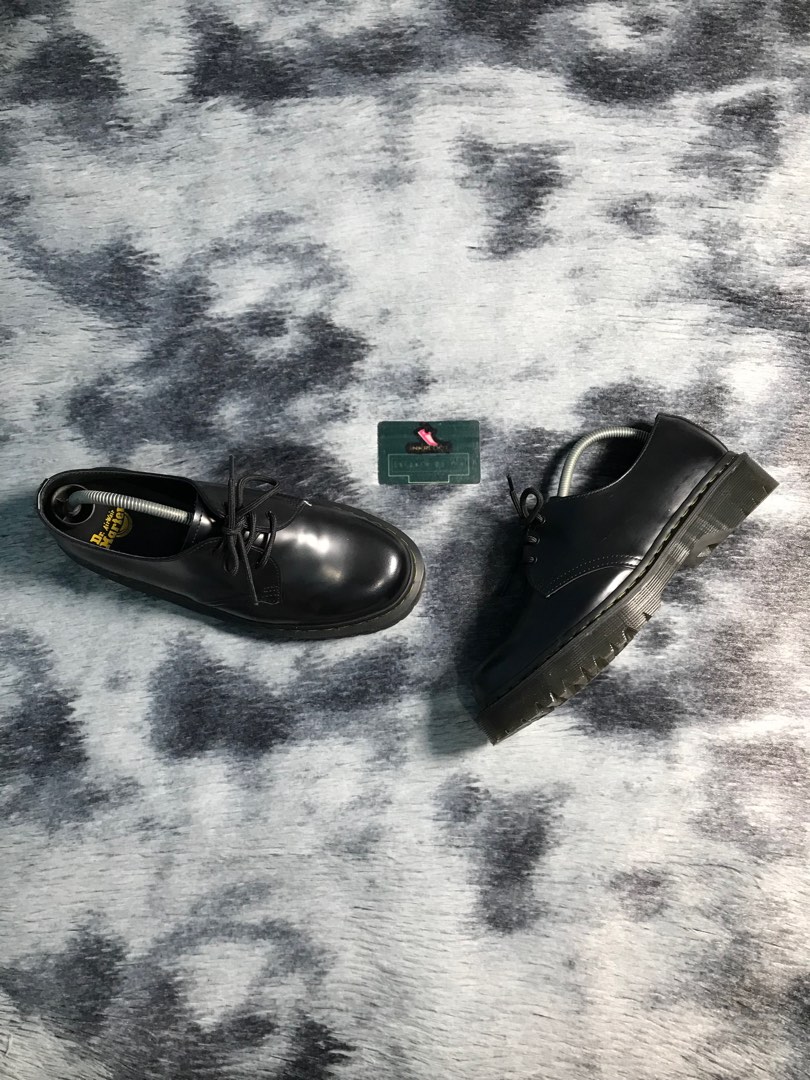 Dr.Martens - 21084 on Carousell