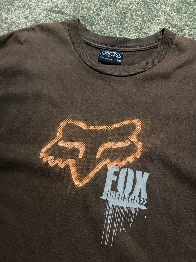 FOX SHIRT (Category: Tshirts & Polo Shirts ) located in Dagupan City. Submitted by ctrl.thrift (Listing ID 1248761799, Image 2). Description: Fox Size: Medium to Large Width: 19 Length: 31 Condition: very good Color rate: 9/10 Issue: sunlight fade.