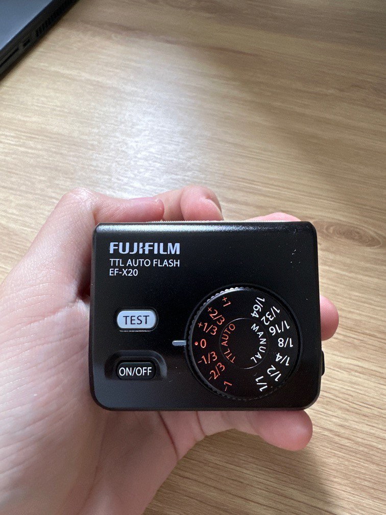 Fujifilm flash EFX20, Photography, Photography Accessories, Flashes on