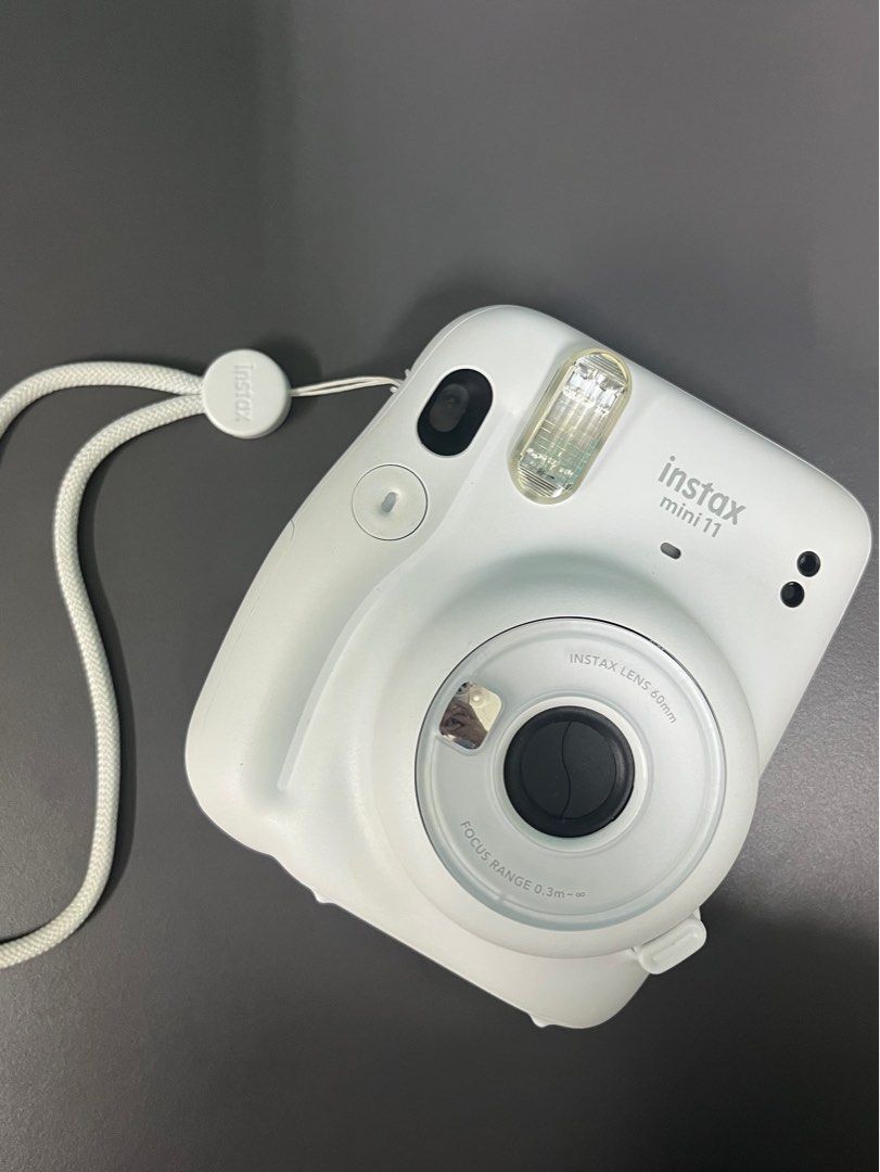 Fujifilm instax mini 8 instant camera white new in box 60mm rare