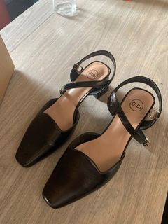 Gibi black heels