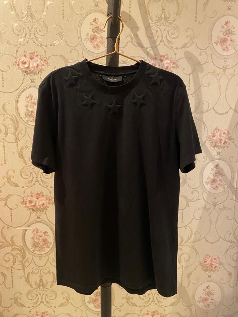 Givenchy Black Star T-shirt, Barang Mewah, Pakaian di Carousell