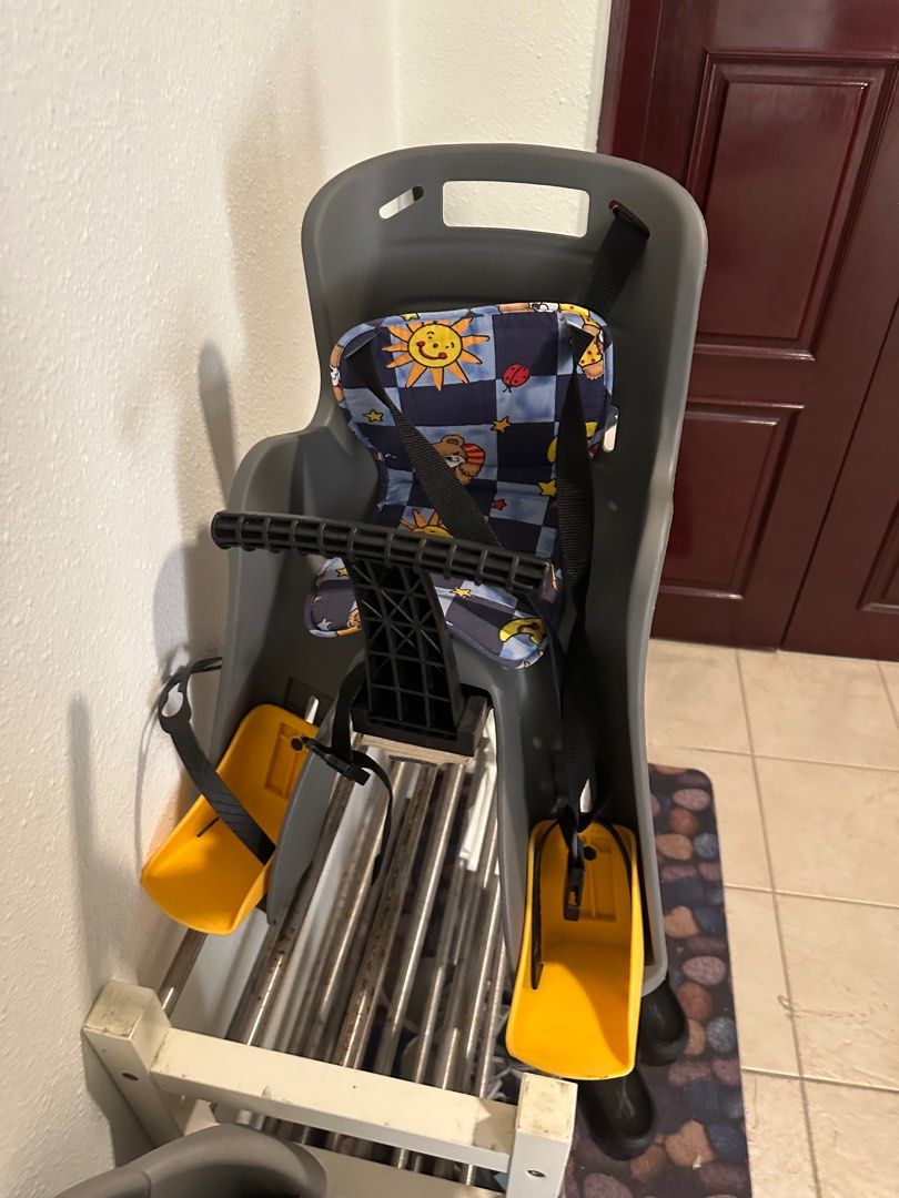 Free Hamax bicycle child seat & one free front toddler seat, Sports Equipment, Bicycles & Parts